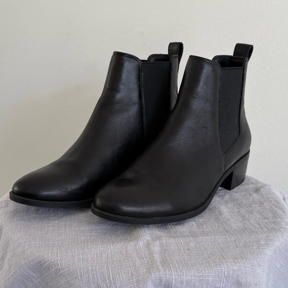 Steve Madden “Dover” Ankle Boots